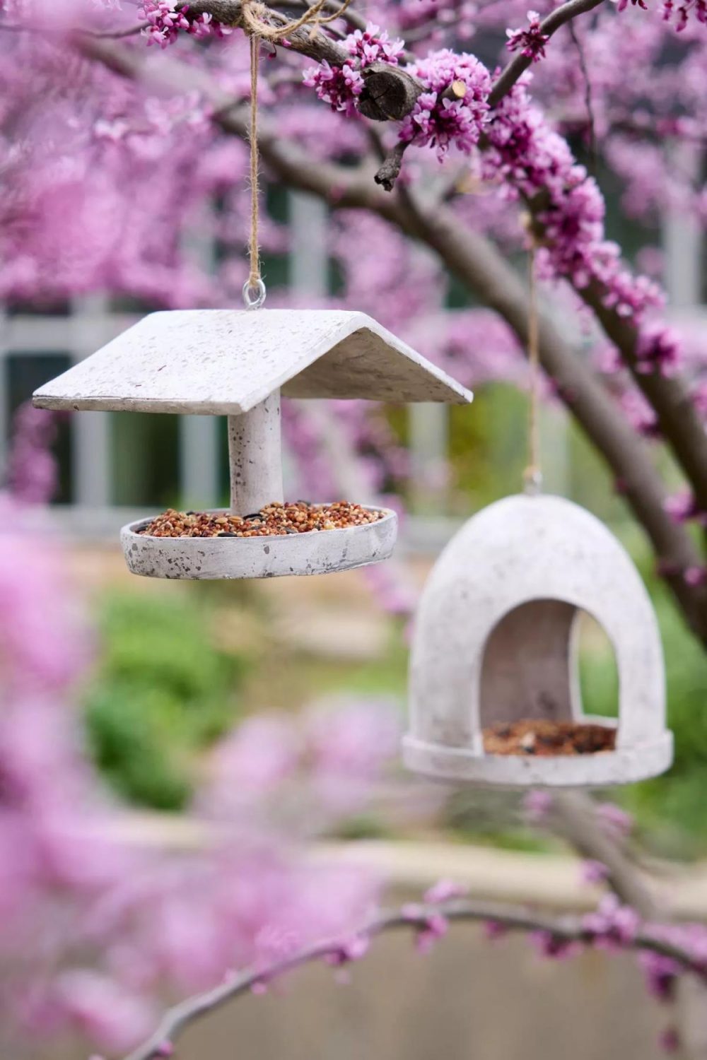 Garden Tools | Resin Bird Feeder White Garden Garden Accents