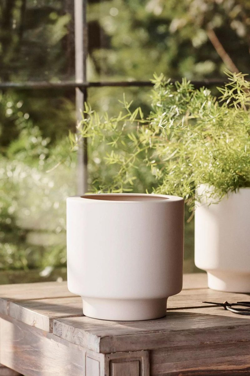 Planters | Mod Ceramic Footed Planter, 6 White Garden Planters